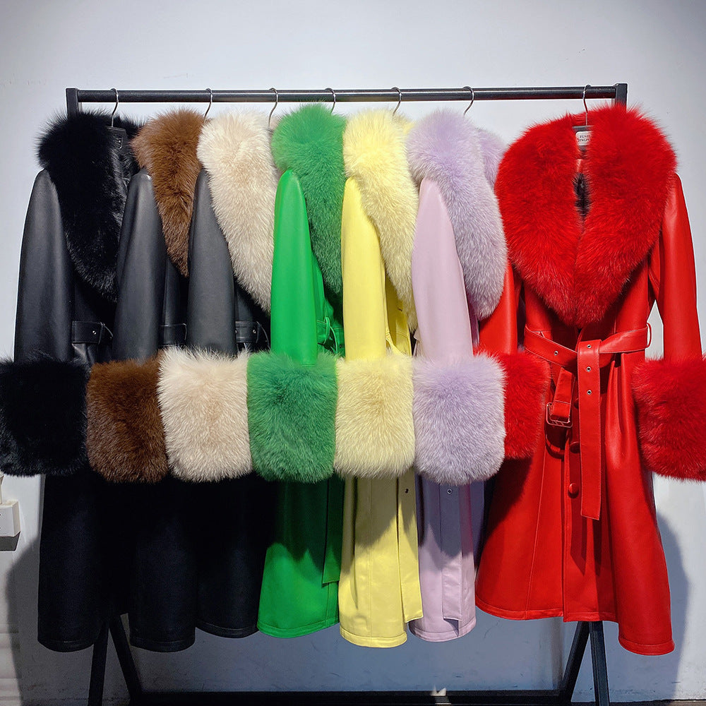 Manteau Luxe à Col et Manchons en Fourrure