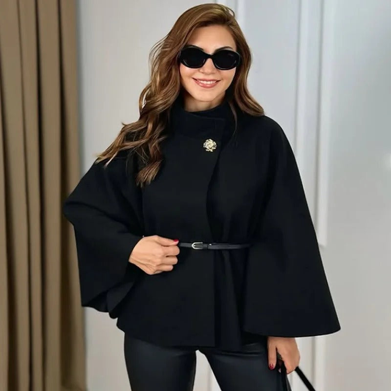 Cape Élégante d’Hiver avec Ceinture